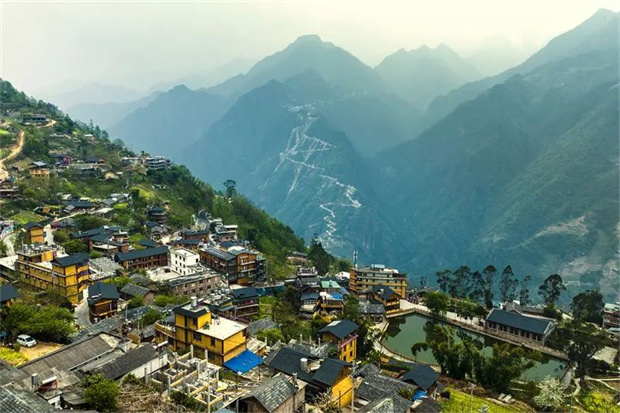 云南旅游,云南旅行社,云南團(tuán)建公司,云南會(huì)議會(huì)展,怒江旅游,怒江旅行社,怒江團(tuán)建公司,怒江活動(dòng)策劃公司：老姆登：怒江文旅振興的一把